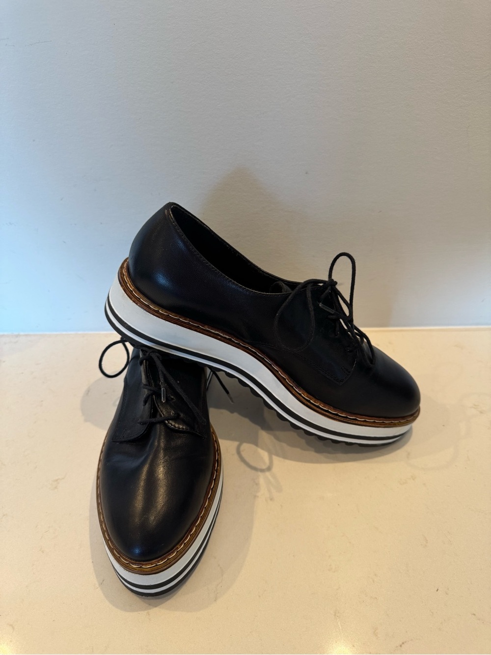 Summit by White Mountain Well Light Black  Leather Platform Oxford-Size 39.